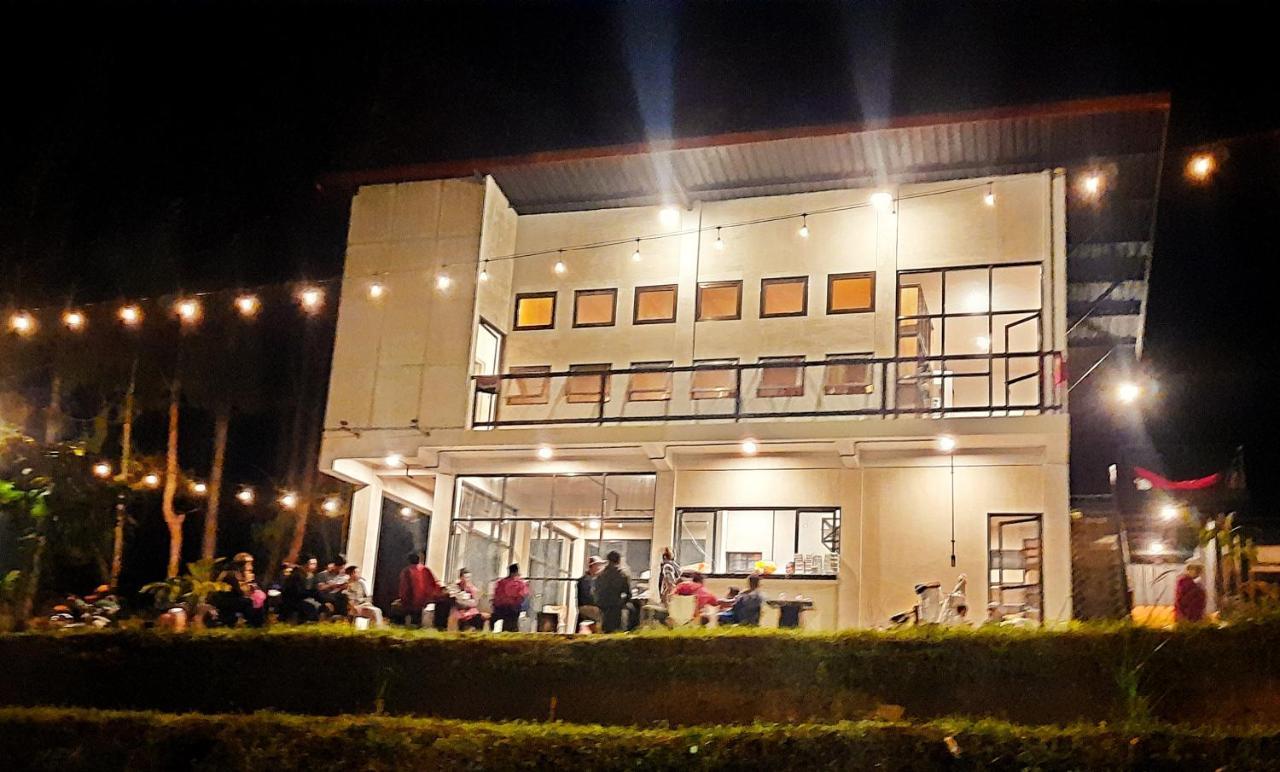 Bromo Dormitory & Cabin Exterior foto